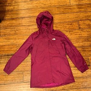 The North Face Womens Magenta ANTORA Raincoat Jacket Size Medium
